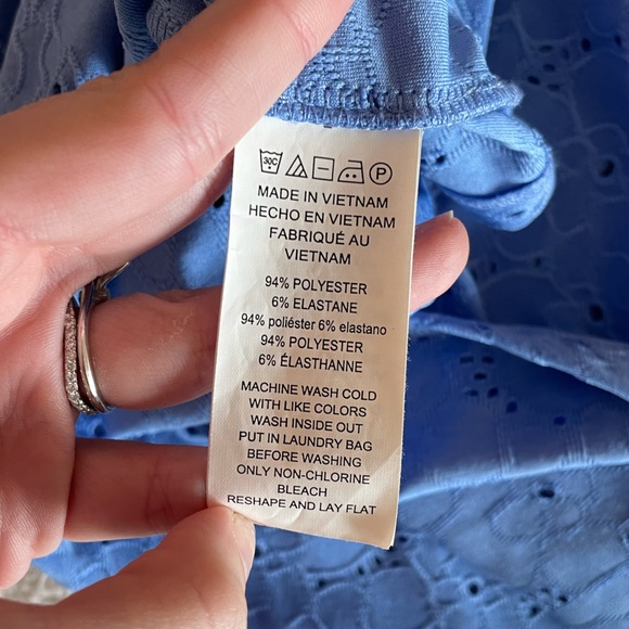 Michael Michael Kors Eyelet Flutter Sleeve Blouse in Blue – Women’s Size M - Picture 7 of 8